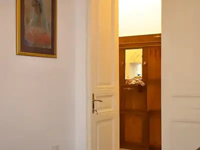 Apartament de inchiriere Sector 1 Bucuresti hol cu tablou